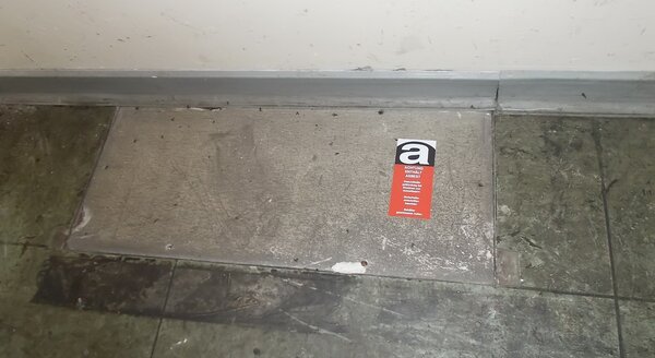 asbesthaltige Bodenbeläge und Floor-Flex-Platten | © CRB Analyse Service GmbH